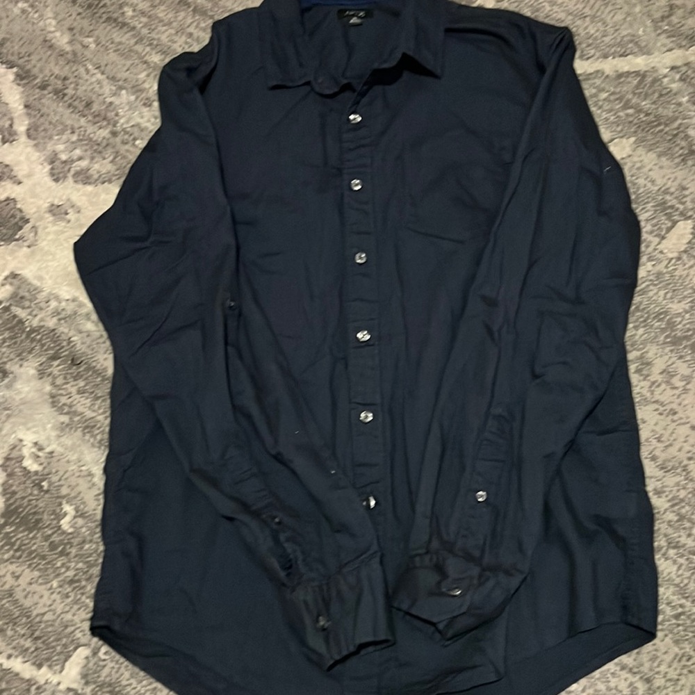 Men’s medium Apt. 9 shirt (dark blue)